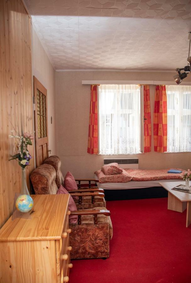 Apartmany U Kocoura Pod Klinovcem Kovarska Ngoại thất bức ảnh